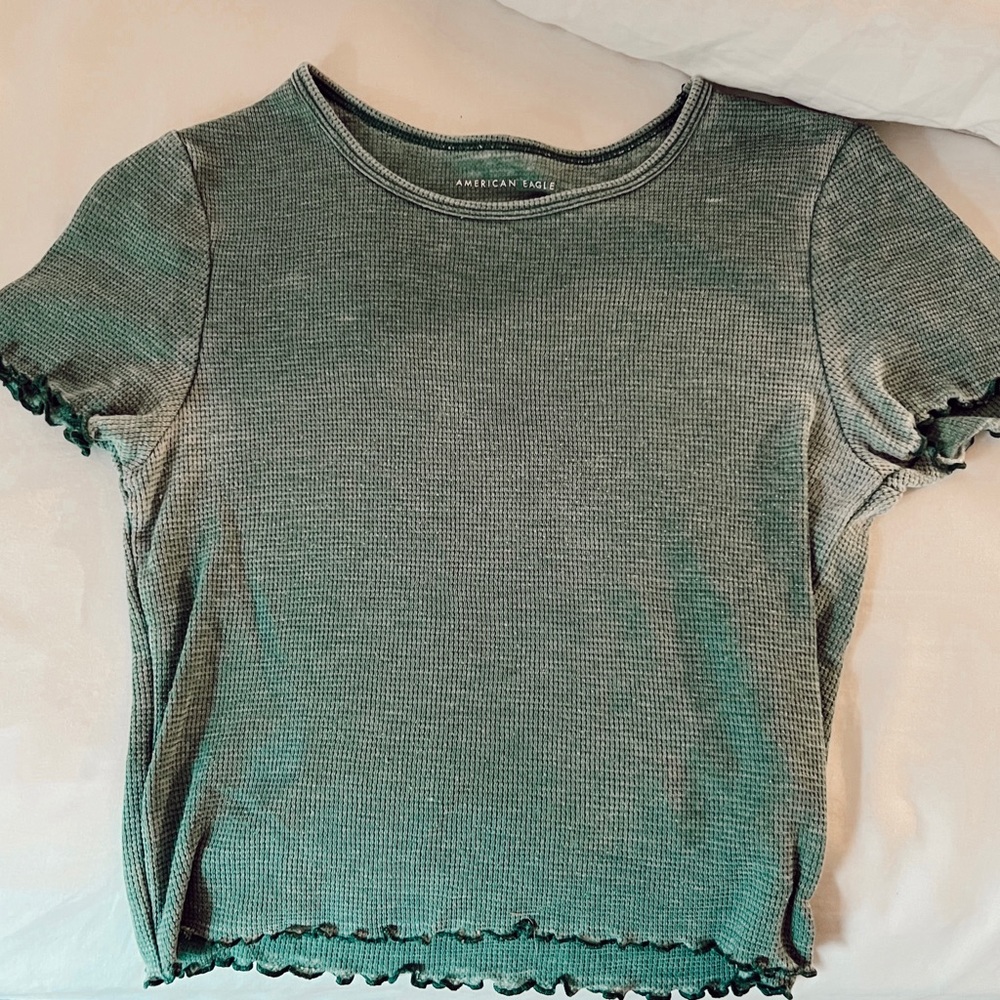 american eagle green baby crop tee
